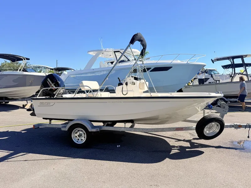 The Image of Boston Whaler 150 Montauk 2027 - 0