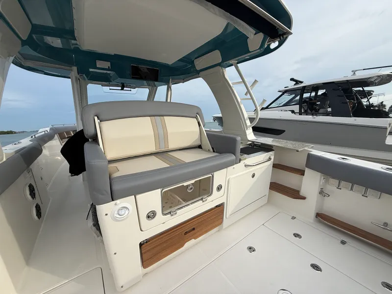 Slide: The Image of Boston Whaler 350 Realm 2027 - 32