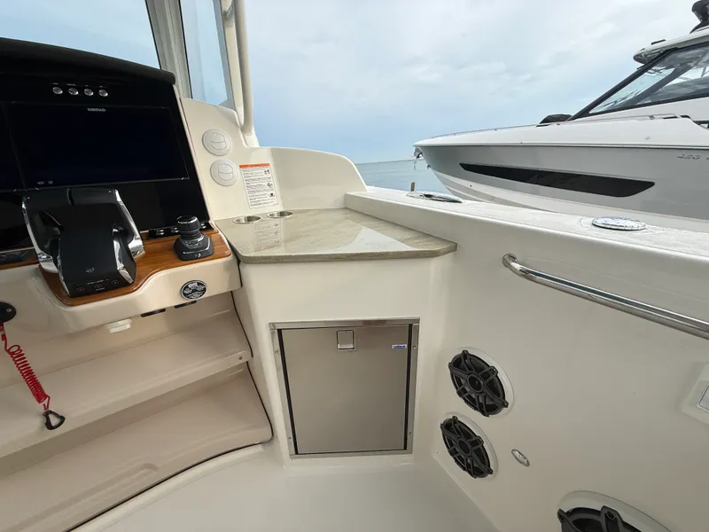 Slide: The Image of Boston Whaler 350 Realm 2027 - 14