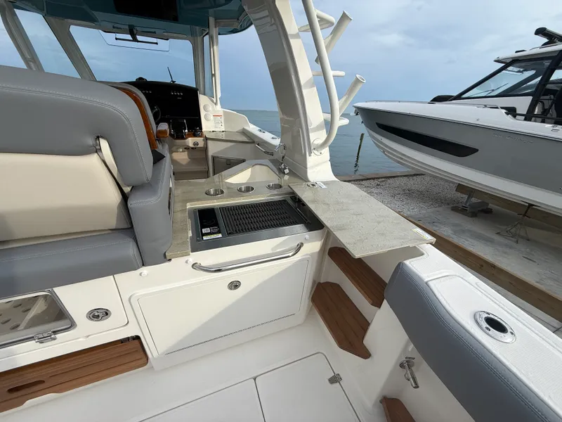 Slide: The Image of Boston Whaler 350 Realm 2027 - 29