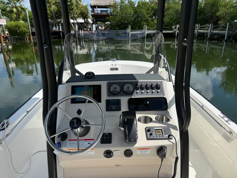Slide: The Image of Boston Whaler 210 Montauk 2027 - 10