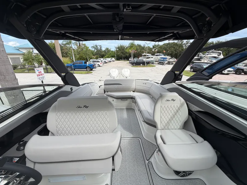 Slide: The Image of Sea Ray SLX 280 Outboard 2027 - 32