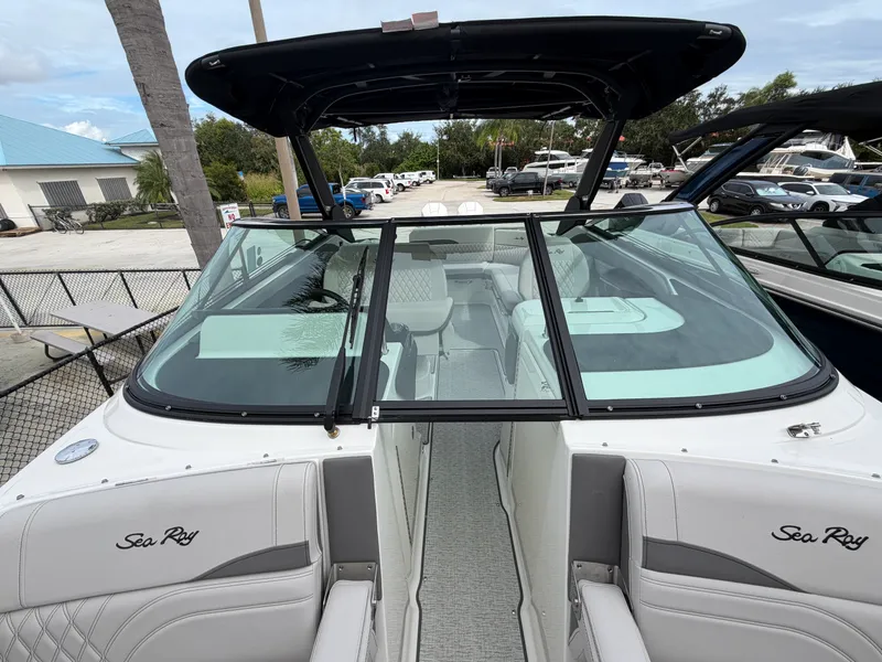 Slide: The Image of Sea Ray SLX 280 Outboard 2027 - 30