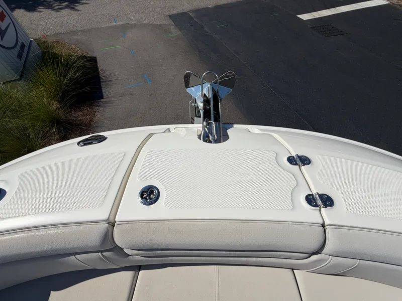 Slide: The Image of Sea Ray 290 SDX 2023 - 31