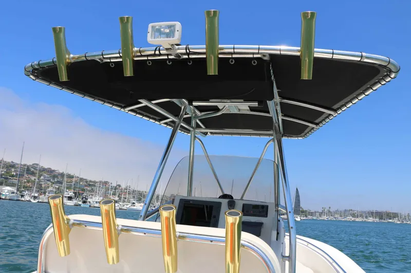Slide: The Image of Pursuit C 250 Center Console 2008 - 8