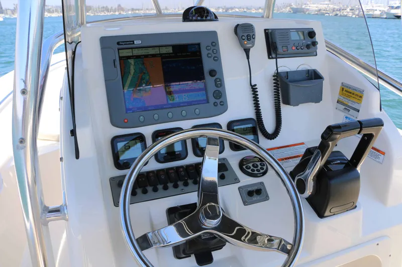 Slide: The Image of Pursuit C 250 Center Console 2008 - 7