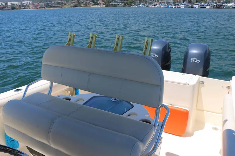 Slide: The Image of Pursuit C 250 Center Console 2008 - 10