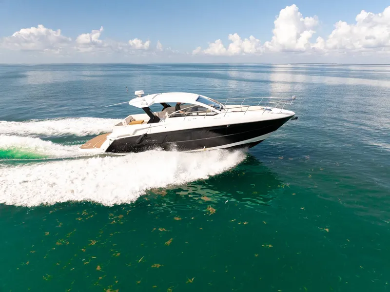 Slide: The Image of Cruisers 390 Express Coupe 2018 - 46