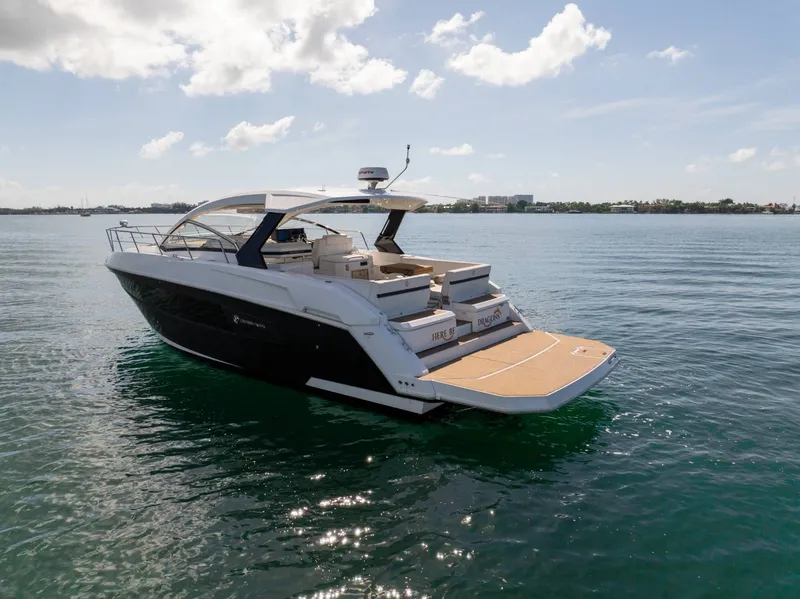 Slide: The Image of Cruisers 390 Express Coupe 2018 - 47