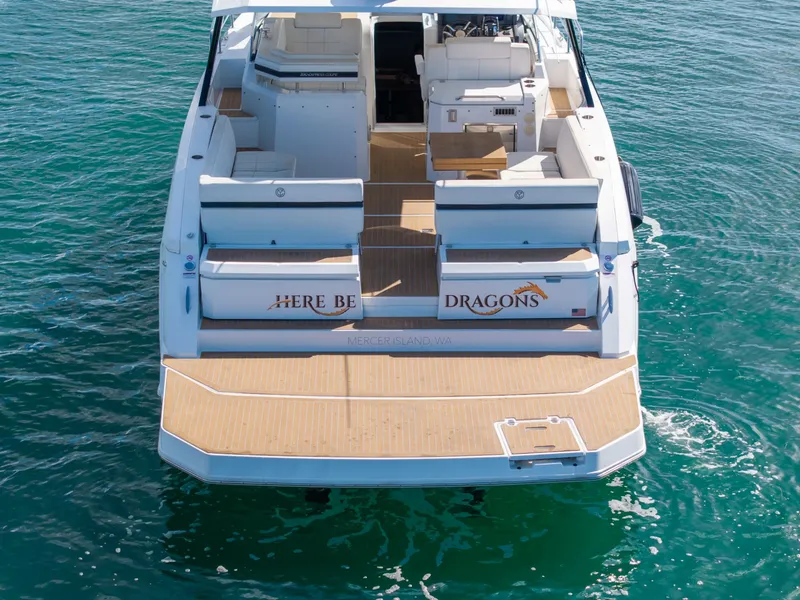 Slide: The Image of Cruisers 390 Express Coupe 2018 - 16