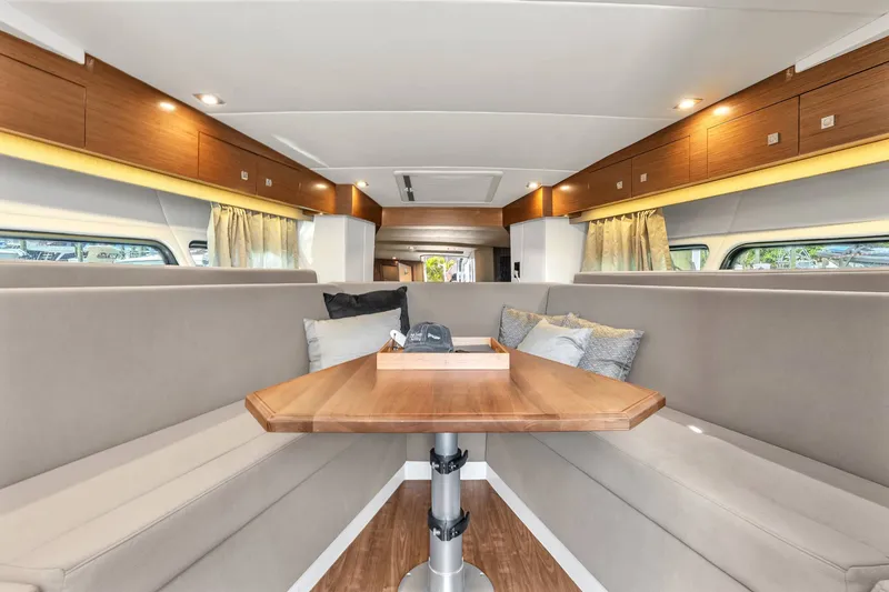 Slide: The Image of Cruisers 390 Express Coupe 2018 - 36