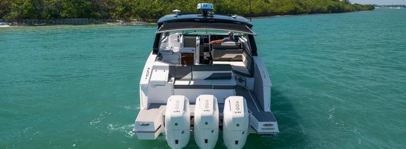 Slide: The Image of Cruisers 38 GLS 2026 - 4