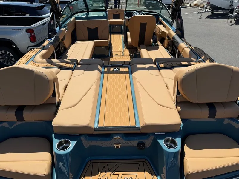 Slide: The Image of MasterCraft XT22 2025 - 12
