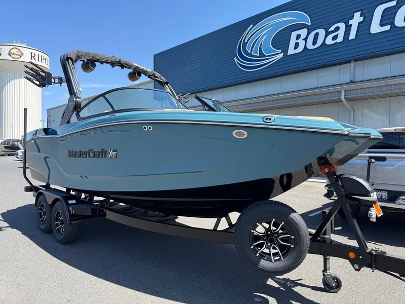 Slide: The Image of MasterCraft XT22 2025 - 3