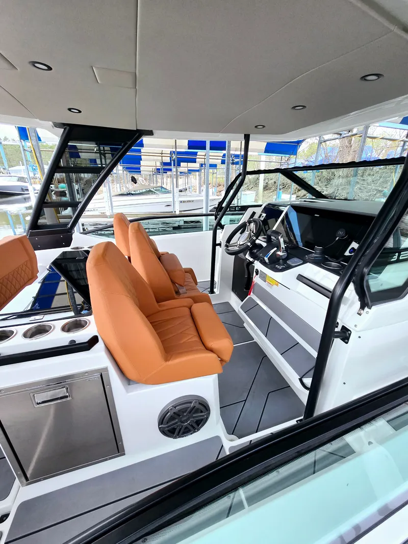 Slide: The Image of Saxdor 320 GTO 2025 - 10