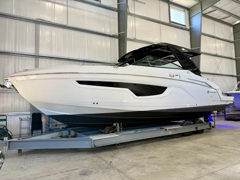 Slide: The Image of Cruisers 34 GLS 2024 - 48