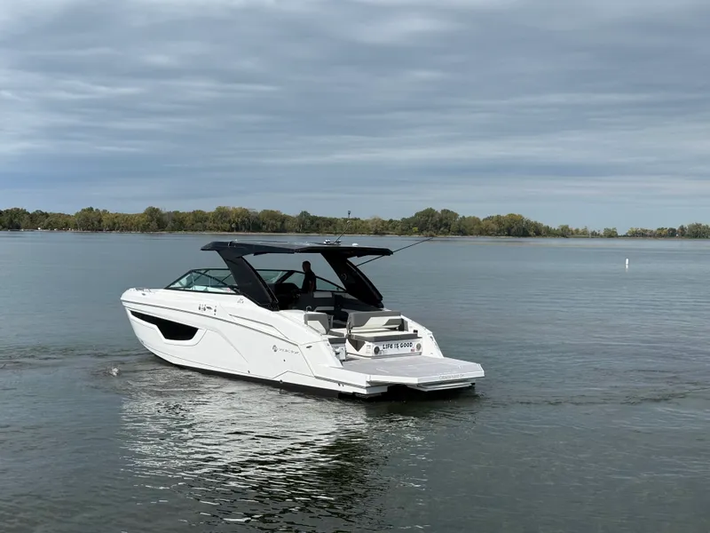 Slide: The Image of Cruisers 34 GLS 2024 - 50