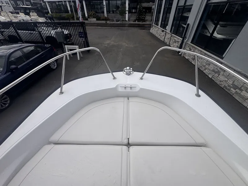Slide: The Image of Boston Whaler 17 MONTAUK 2022 - 11