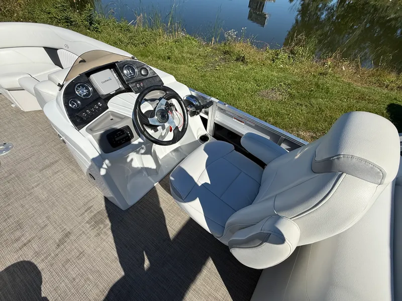 Slide: The Image of Avalon 2585 WRL 2015 - 10