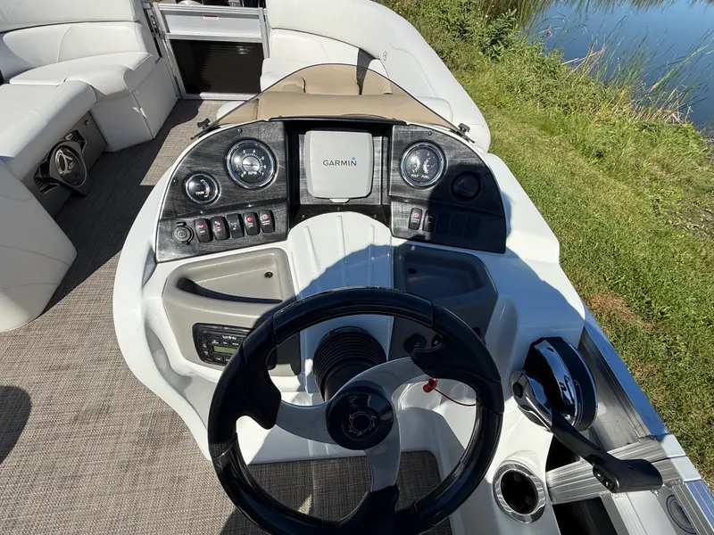 Slide: The Image of Avalon 2585 WRL 2015 - 11