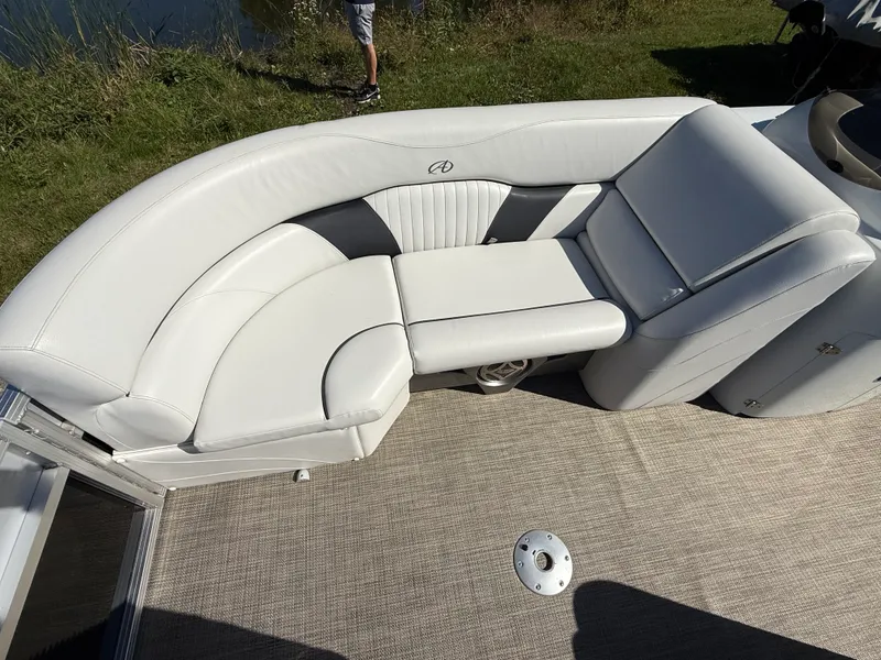 Slide: The Image of Avalon 2585 WRL 2015 - 7