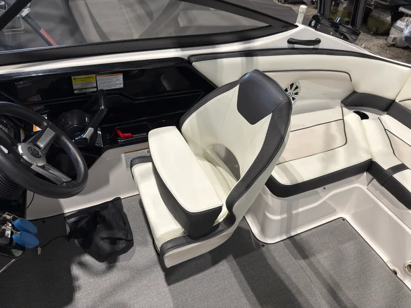 Slide: The Image of Yamaha SX210 2019 - 15