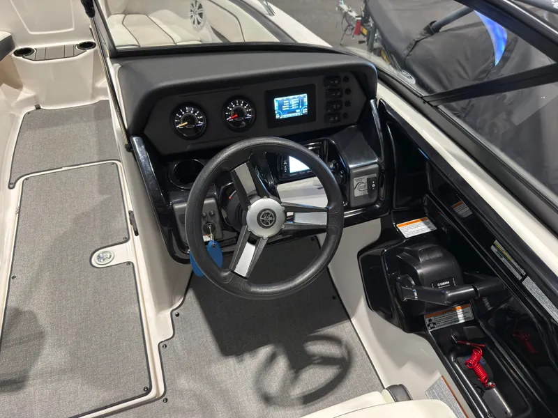 Slide: The Image of Yamaha SX210 2019 - 16