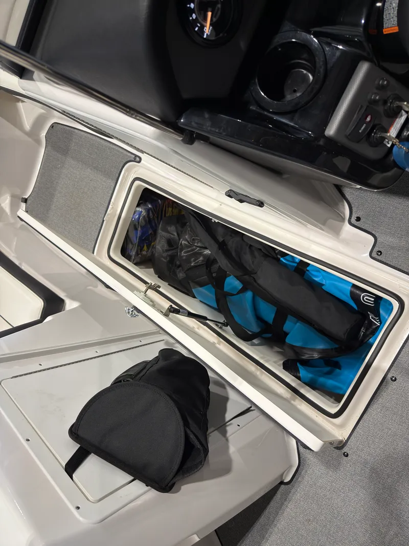 Slide: The Image of Yamaha SX210 2019 - 31
