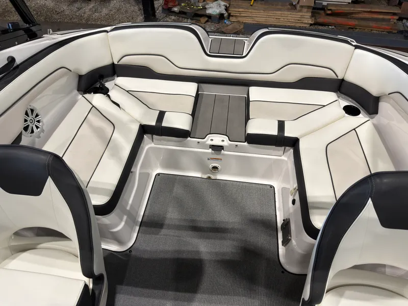 Slide: The Image of Yamaha SX210 2019 - 8