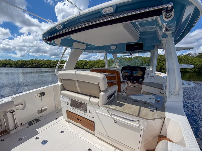Slide: The Image of Boston Whaler 350 Realm 2027 - 9