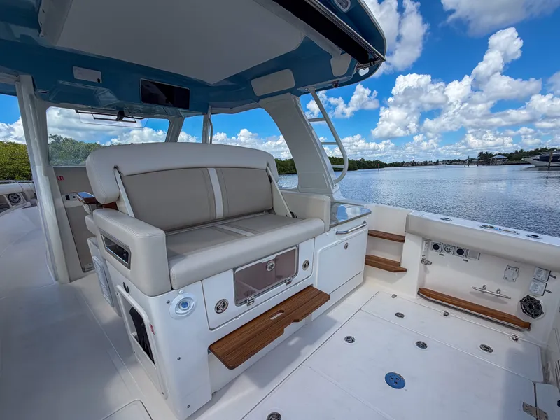 Slide: The Image of Boston Whaler 350 Realm 2027 - 13