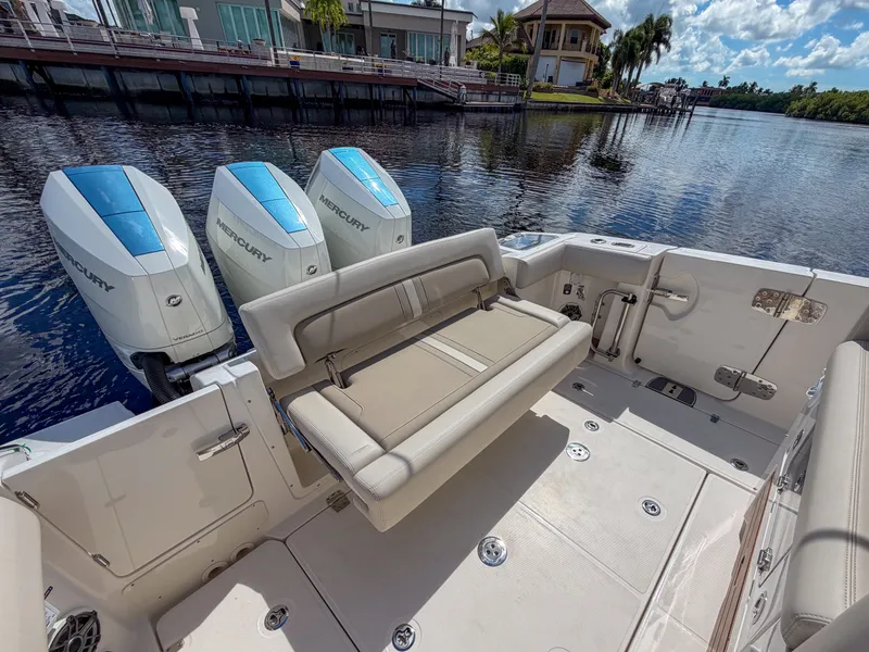 Slide: The Image of Boston Whaler 350 Realm 2027 - 8