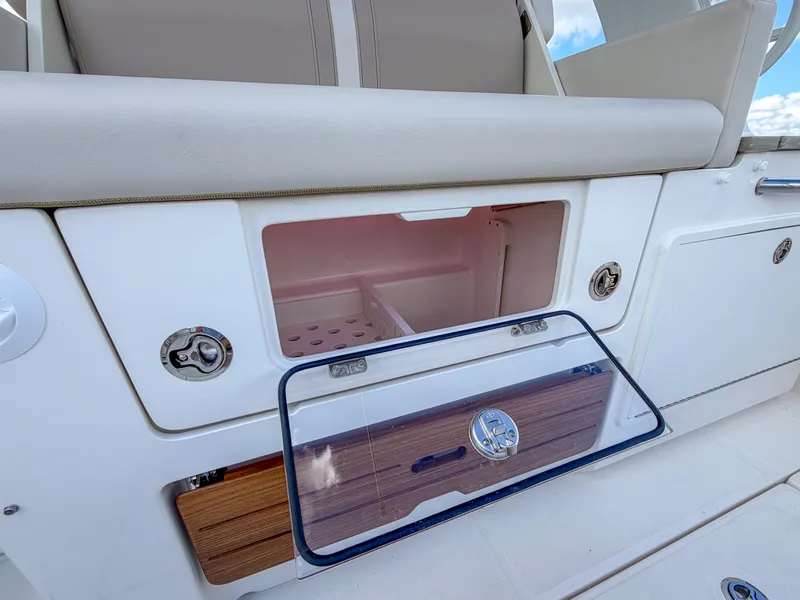 Slide: The Image of Boston Whaler 350 Realm 2027 - 15