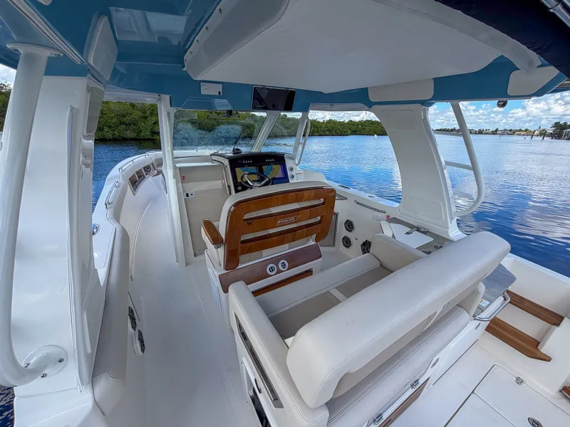 Slide: The Image of Boston Whaler 350 Realm 2027 - 17