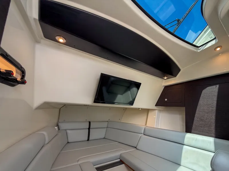 Slide: The Image of Boston Whaler 350 Realm 2027 - 33