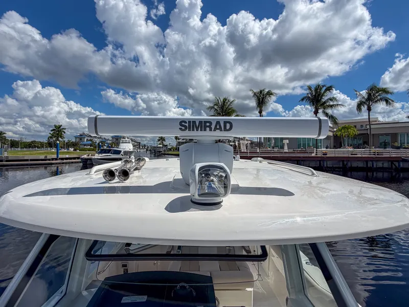 Slide: The Image of Boston Whaler 350 Realm 2027 - 31
