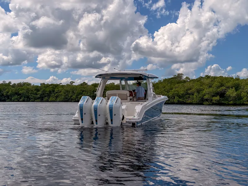 Slide: The Image of Boston Whaler 350 Realm 2027 - 4