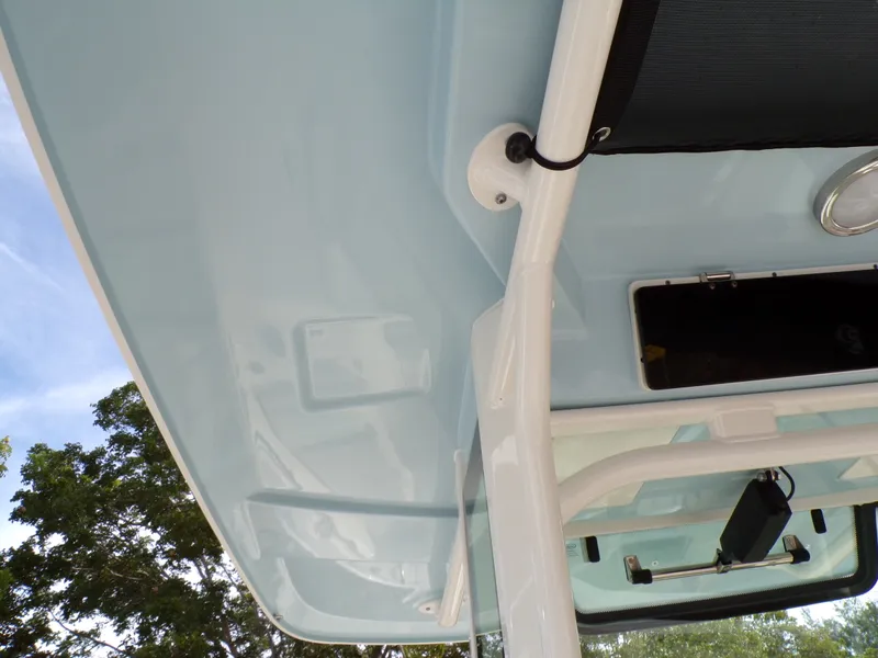 Slide: The Image of Boston Whaler 280 DAUNTLESS 2024 - 59