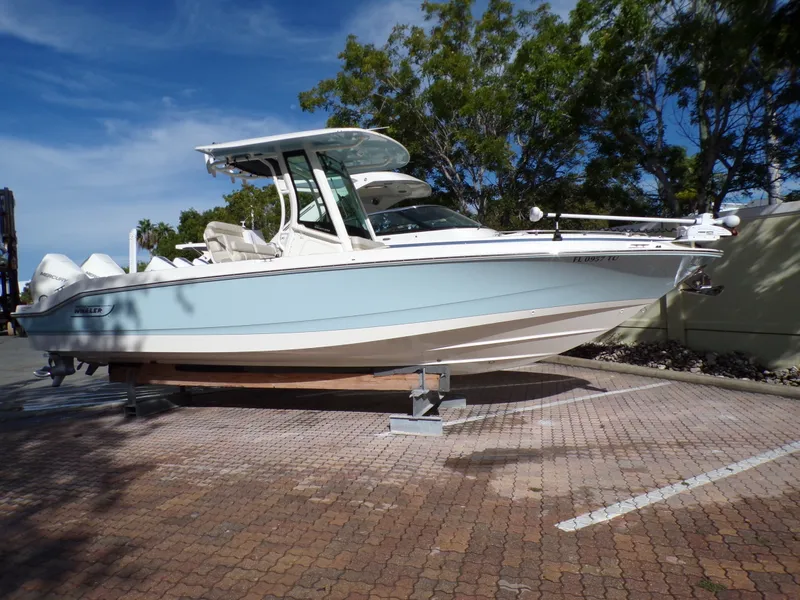 Slide: The Image of Boston Whaler 280 DAUNTLESS 2024 - 1