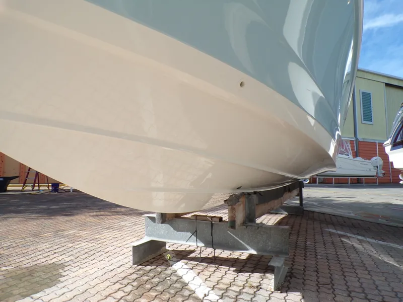 Slide: The Image of Boston Whaler 280 DAUNTLESS 2024 - 6