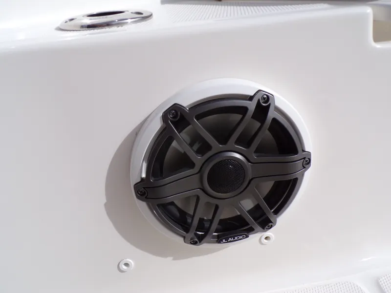 Slide: The Image of Boston Whaler 280 DAUNTLESS 2024 - 62