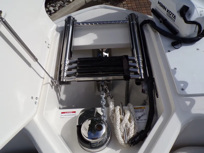 Slide: The Image of Boston Whaler 280 DAUNTLESS 2024 - 51
