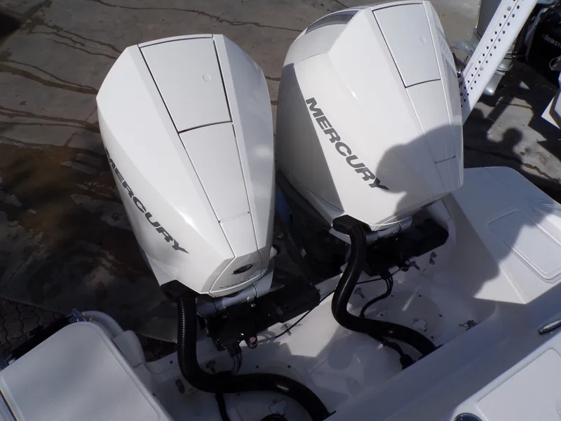 Slide: The Image of Boston Whaler 280 DAUNTLESS 2024 - 20