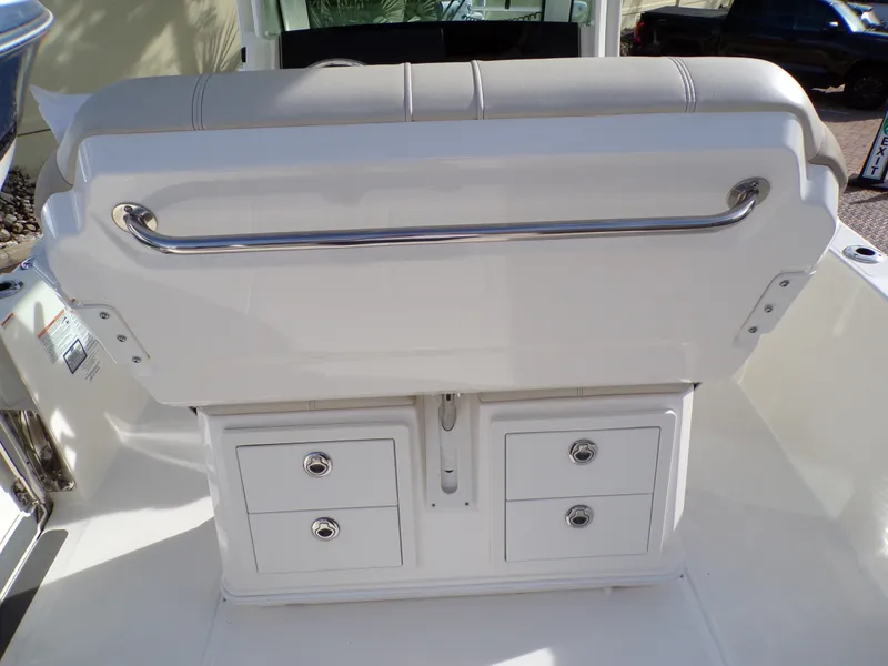 Slide: The Image of Boston Whaler 280 DAUNTLESS 2024 - 26