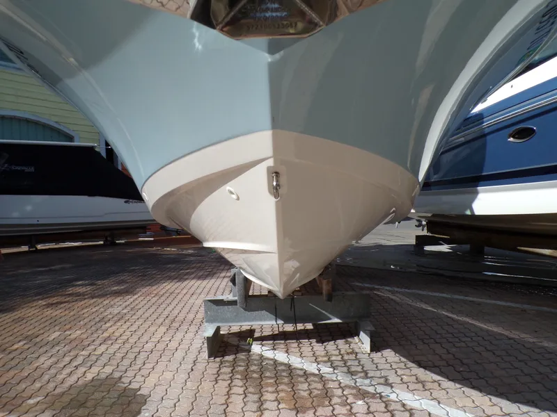 Slide: The Image of Boston Whaler 280 DAUNTLESS 2024 - 4