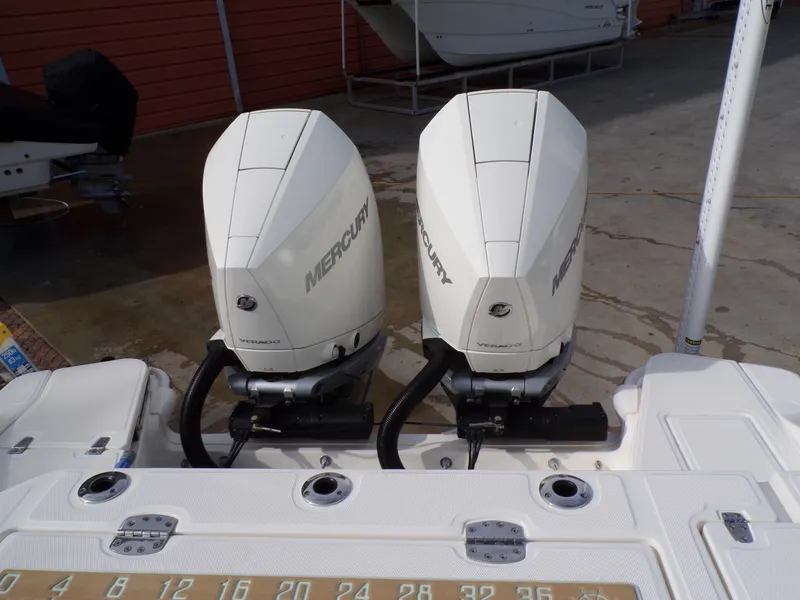 Slide: The Image of Boston Whaler 280 DAUNTLESS 2024 - 66