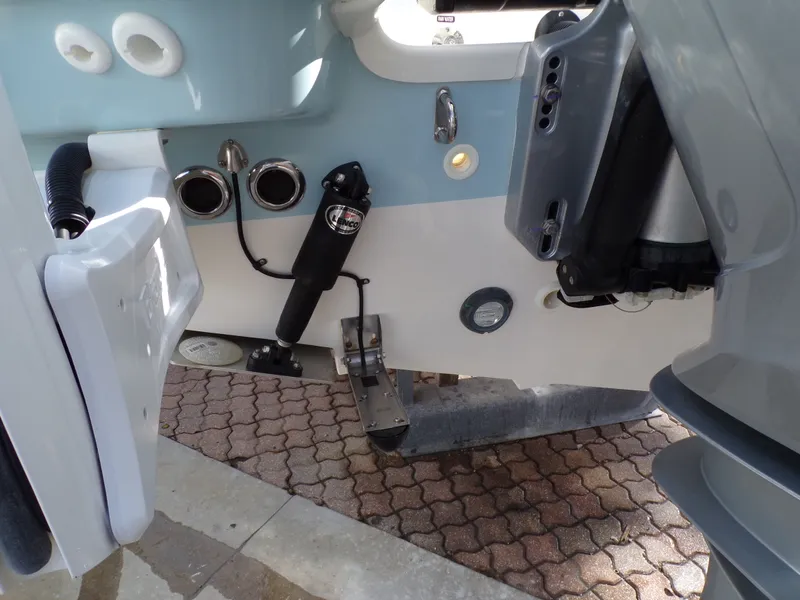 Slide: The Image of Boston Whaler 280 DAUNTLESS 2024 - 10