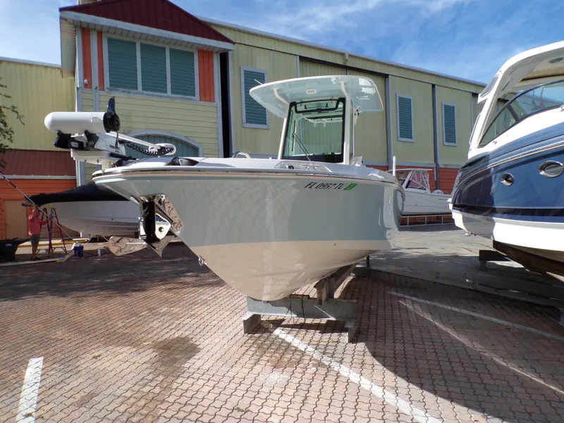 Slide: The Image of Boston Whaler 280 DAUNTLESS 2024 - 5