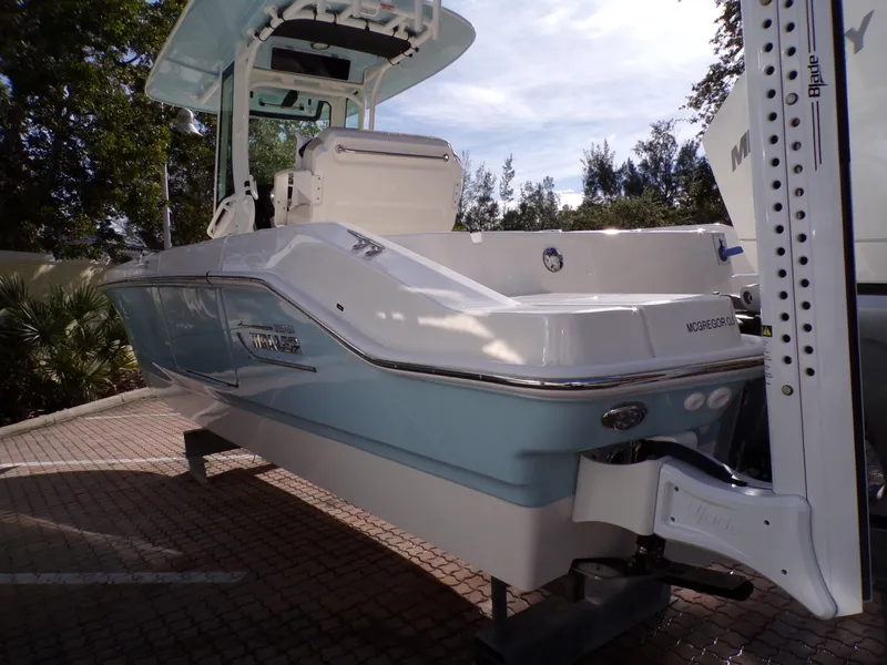 Slide: The Image of Boston Whaler 280 DAUNTLESS 2024 - 9