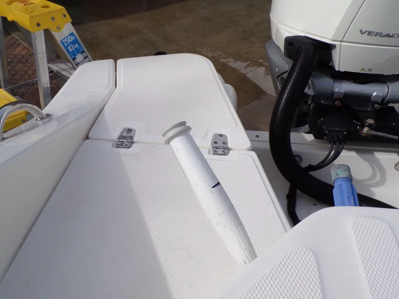 Slide: The Image of Boston Whaler 280 DAUNTLESS 2024 - 24